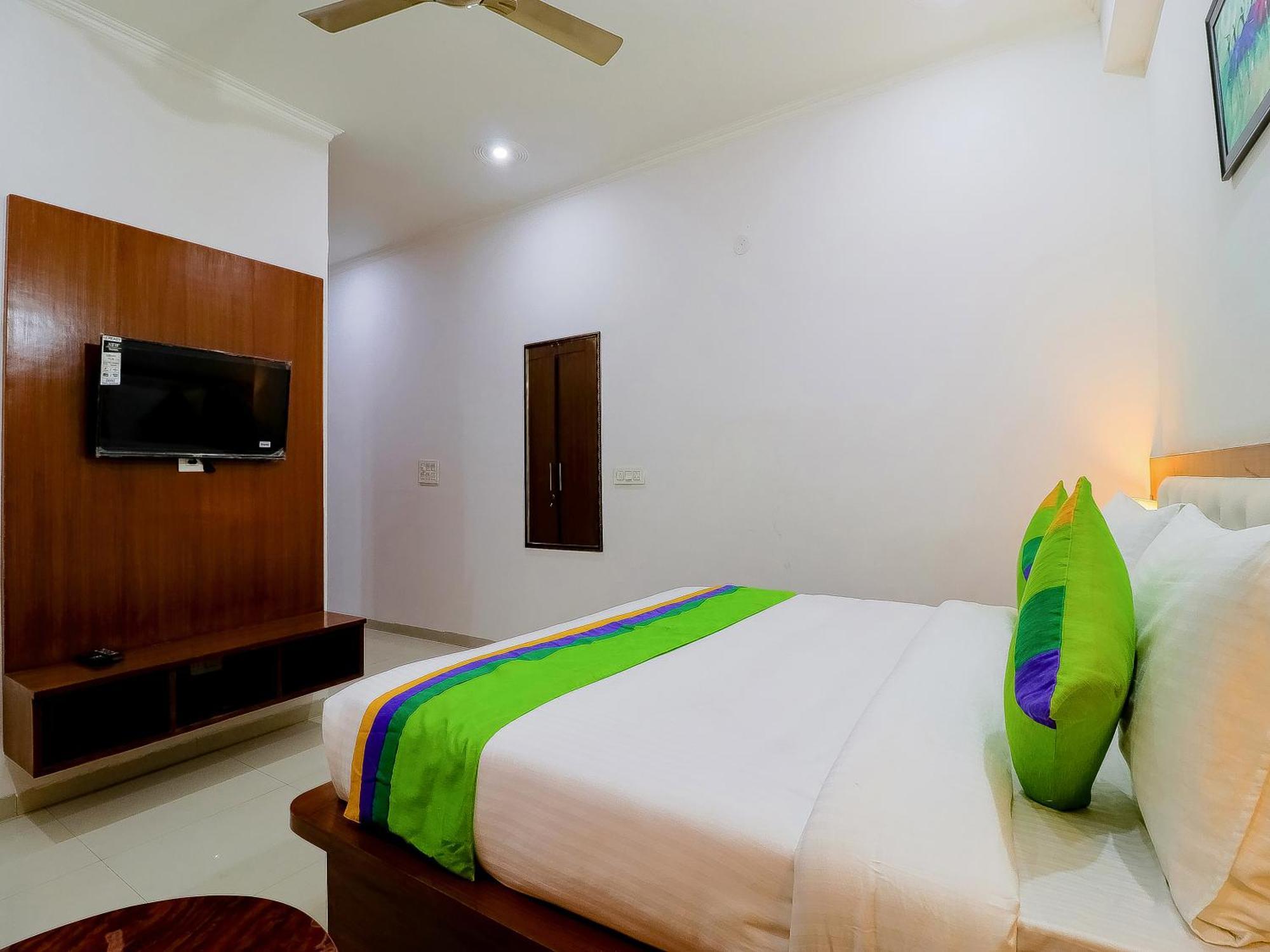Badshahpur Treebo Rejoice 52 - 3Km From Huda City Metro Station מראה חיצוני תמונה